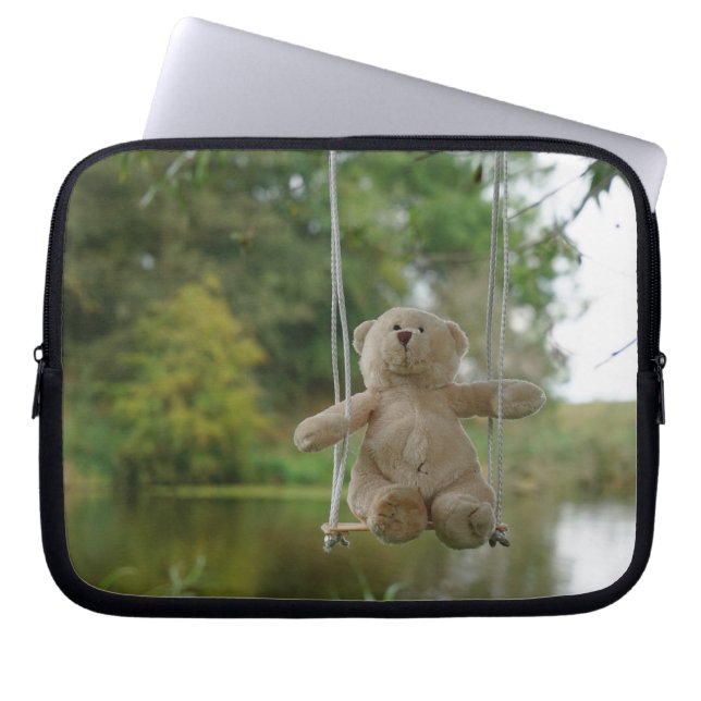 Capa Para Notebook Beertje op schommel aan boom (Frente)