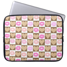 Beijos, chocolate e muito amor.