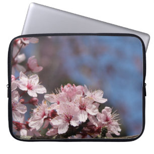 Capa Para Notebook bela árvore florescente de cereja rosa-primavera.
