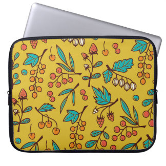Capa Para Notebook Berries em galhos, padrão natural sem costura.