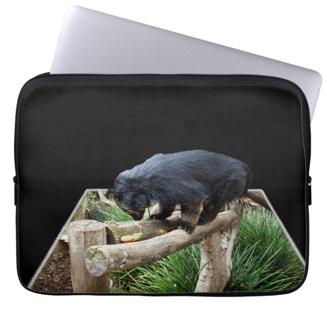 Capa Para Notebook Binturong Em Pista De Madeira, (Frente)