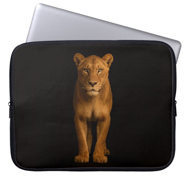Capa Para Notebook Black 4 Luxe Laptop Sleeve, Noble Lioness (Frente)