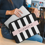 Capa Para Notebook Black and White Stripes, Stripes, Linhas, Seu Nome<br><div class="desc">Listras elegantes,  na moda e sofisticadas a preto e branco. Presente moderno e moderno,  perfeito para o amante das listras em sua vida. Personalize adicionando o seu nome,  apelido,  monograma ou iniciais.</div>