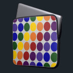 Capa Para Notebook Bolinhas arco-íris em Cinzas<br><div class="desc">Este item personalizado apresenta linhas de bolinhas coloridas arco-íris em um fundo de cinza. A cinza tem um sentimento quase metálico. As linhas offset formam diagonais de cada cor: violeta,  índigo,  azul,  verde,  amarelo,  laranja e vermelho. Imagem criada digitalmente. Copyright © 2011 Claire E. Skinner. Todos os direitos reservados.</div>