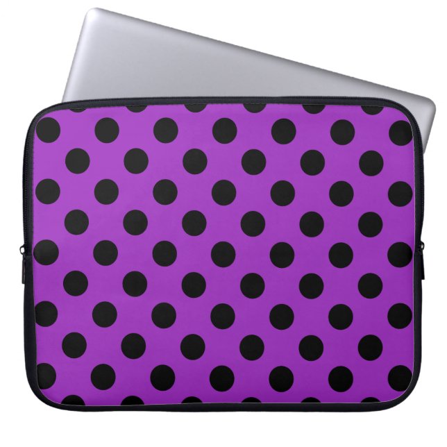 Capa Para Notebook Bolinhas pretas em roxo (Frente)