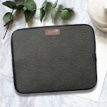 Capa Para Notebook Bolsa de laptop de aparência do monograma preto<br><div class="desc">Um laptop de aparência preto profissional com uma placa metálica rosa-dourada que parecerá excelente com suas iniciais. Tudo falso e fabuloso!</div>