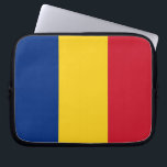 Capa Para Notebook Bolsa de laptop de bandeira romena<br><div class="desc">Adicione um toque de orgulho romeno aos seus acessórios técnicos com a nossa bolsa de laptop exclusiva com a bandeira da Romênia! Criada com muita atenção aos pormenores, esta bolsa de laptop é mais do que um mero cobrir protetor; é uma celebração do patrimônio e do orgulho cultural da Romênia....</div>