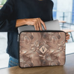 Capa Para Notebook Bolsa de laptop Dourada moderna<br><div class="desc">A bolsa de laptop Rosa moderna Dourada combina design elegância elegante com elegância personalizada. Apresentando um moderno recorte de fundo rosa dourado com espaço rhombus para fins de personalização, este caso é acentuado com um luxo e espaço para o seu monograma, fazer-o exclusivamente seu. Construído com materiais duráveis para oferecer...</div>