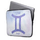 Capa Para Notebook Bonito Símbolo de Astrologia Gemini Roxo Personali (Frente Esquerda)