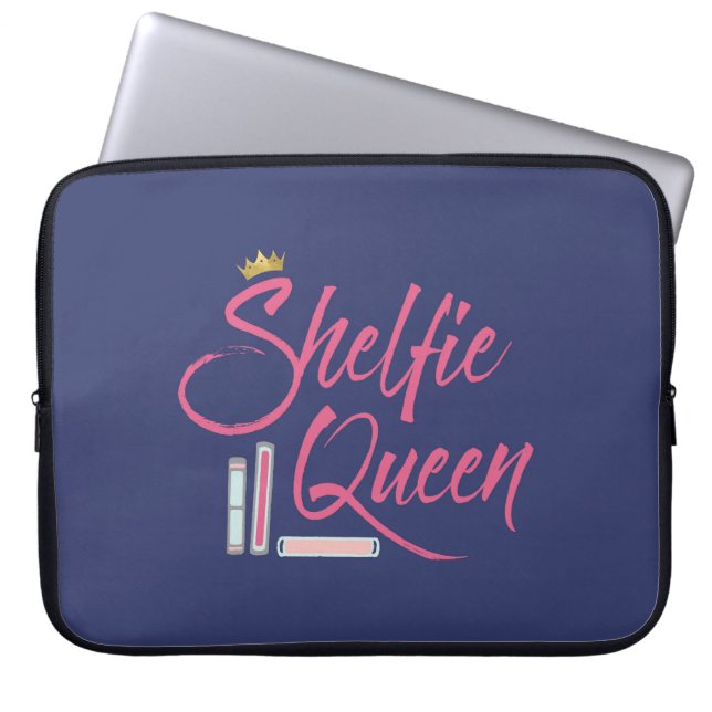 Capa Para Notebook Booklover Shelfie Queen (Frente)