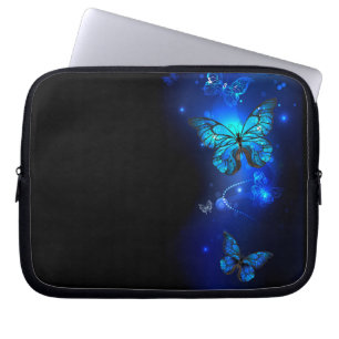 Capa Para Notebook Borboleta Morpho no Fundo Escuro