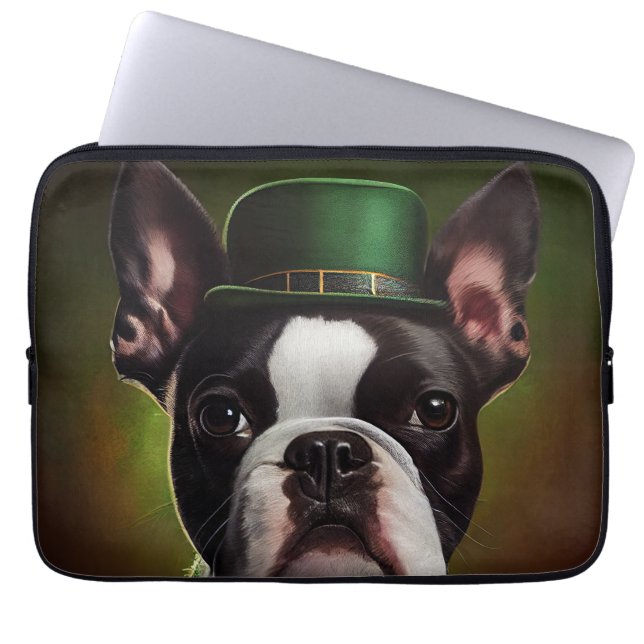 Capa Para Notebook Boston Terrier cão na Rua. (Frente)