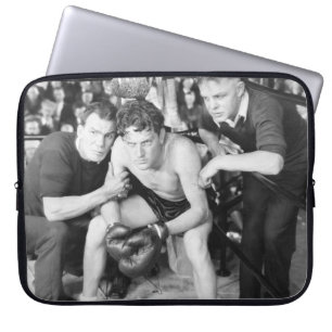 Capa Para Notebook Boxer no canto com treinadores boxe, vintage, retr