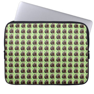 Capa Para Notebook Brickwork Burrow: Uma Canvas Verde da Mulher,