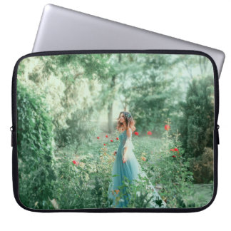Capa Para Notebook Brunette Princess: Aquarela Floresta Fada