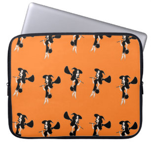 Capa Para Notebook Bruxa com vassoura em laranja