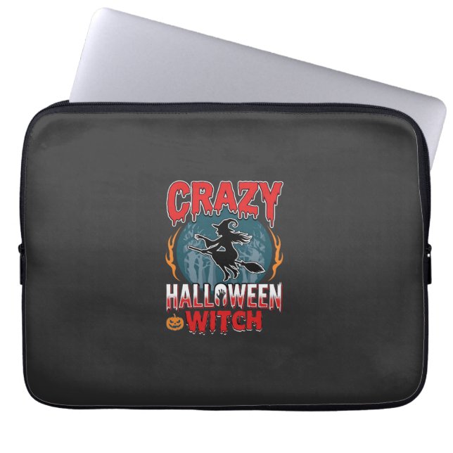 Capa Para Notebook Bruxa Louca de Halloween Voaando na Vassoura Desen (Frente)