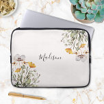 Capa Para Notebook Buquê de flor Bonito monograma<br><div class="desc">Proteja seu laptop com estilo com nossa bolsa de laptop de Buquê de flor Bonito monograma. Personalize-o hoje e torne-o seu!</div>