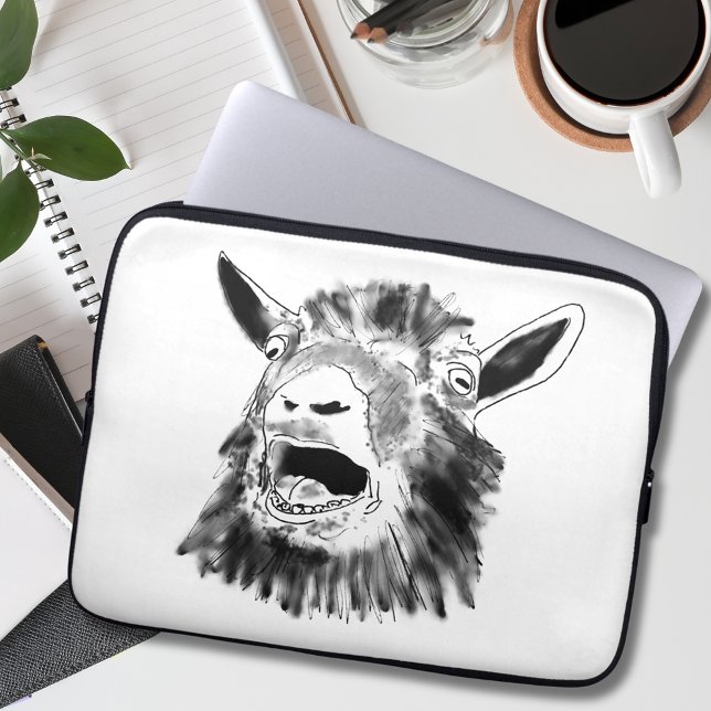 Capa Para Notebook Cabra Gritando Desenho Engraçado (Funny screaming goat drawing black and white laptop sleeve)