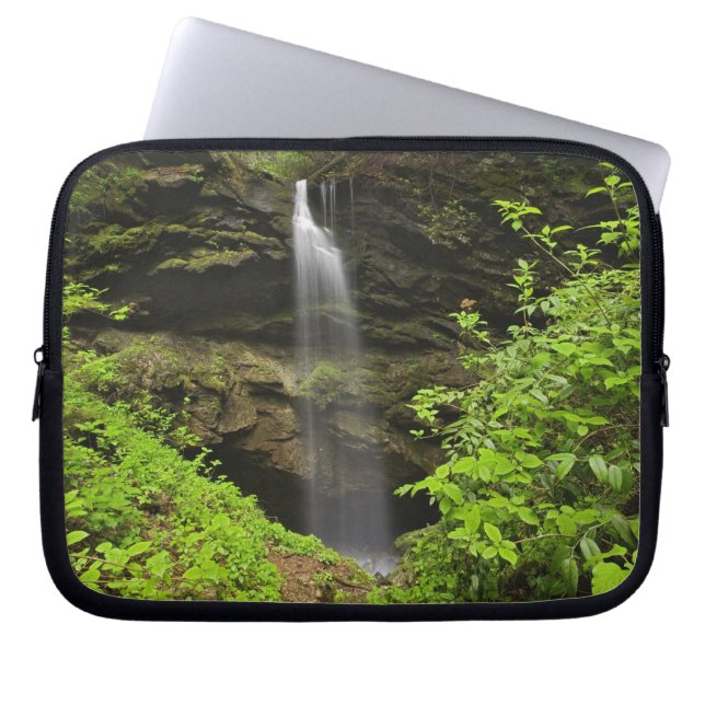 Capa Para Notebook Cachoeira caindo na pia, Whiteoak Sink, (Frente)