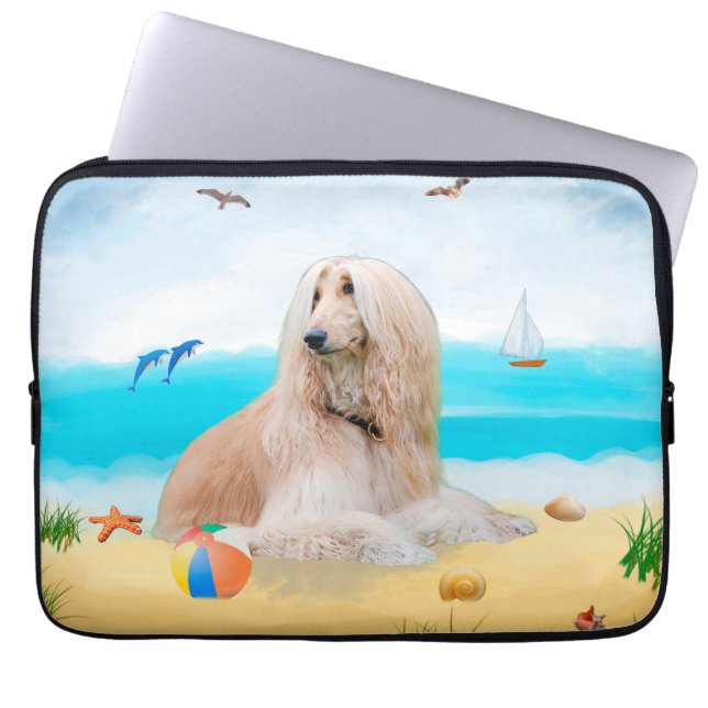 Capa Para Notebook Cachorro afegão na praia (Frente)