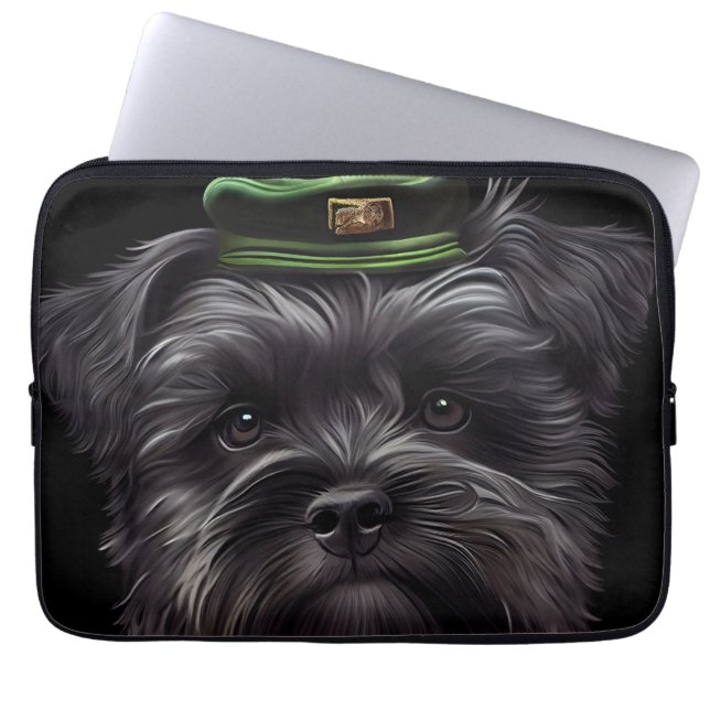 Capa Para Notebook Cachorro affenpinscher na Rua. (Frente)