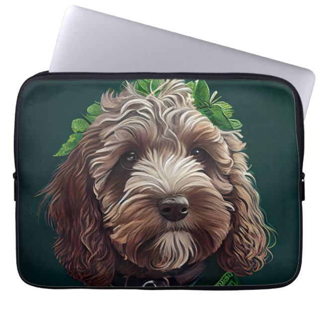 Capa Para Notebook Cachorro Cockapoo vestido para o Dia de São Patríc (Frente)