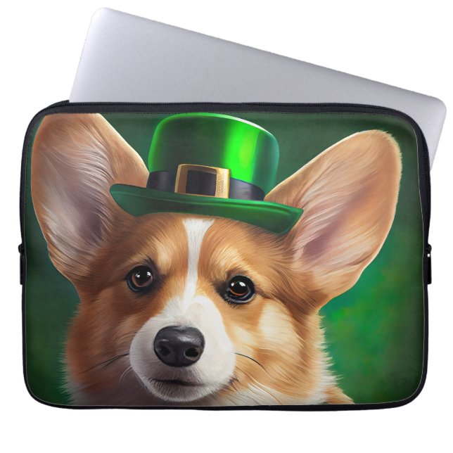 Capa Para Notebook Cachorro Corgi na Rua. (Frente)