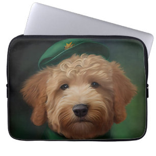 Capa Para Notebook Cachorro de Goldendoodle na Rua. Vestido do Dia de