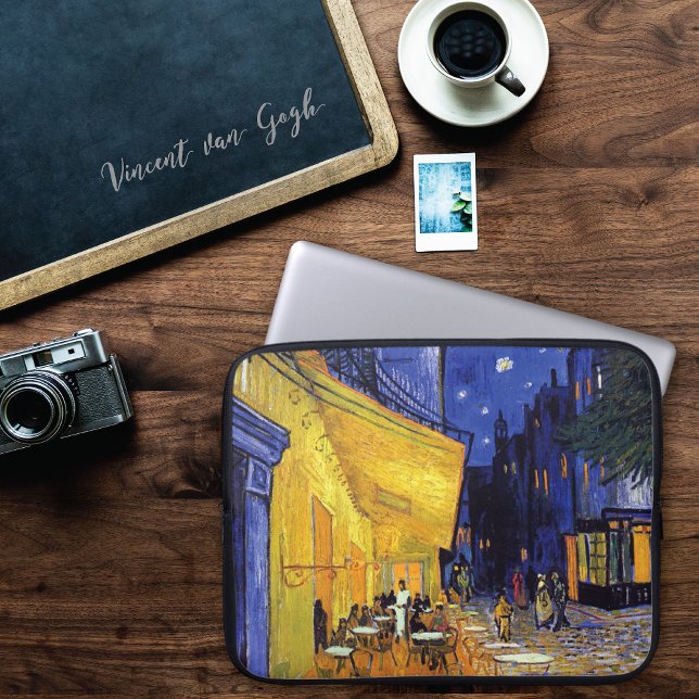 Capa Para Notebook Cafe Terrace Night Vincent van Gogh (Criador carregado)