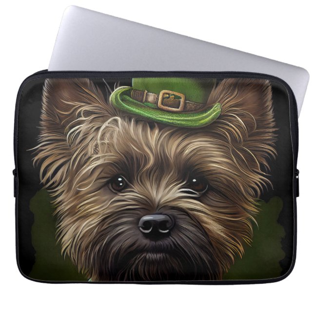 Capa Para Notebook Cairn Terrier cão na Rua. (Frente)
