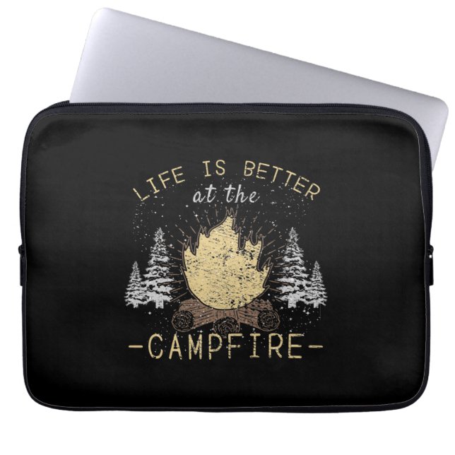Capa Para Notebook Campfire - A Vida É Melhor Pelo Fogo (Frente)