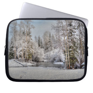 Capa Para Notebook Campo de fazenda na neve de inverno no nascer do s