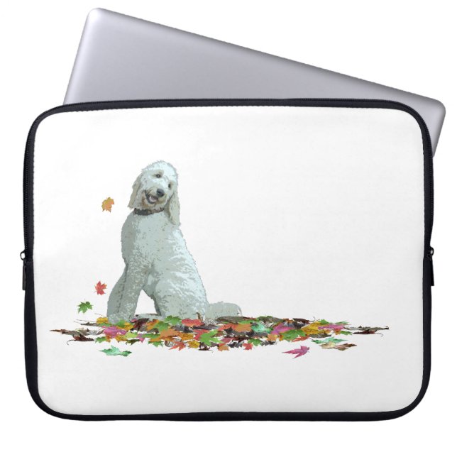 Capa Para Notebook Cão De Labradoodle Em Folhas De Bolsa de laptop (Frente)