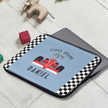 Capa Para Notebook Carro de Corrida Vermelha para Crianças Azuis Dive<br><div class="desc">Esta capa do laptop é ideal para o pequeno que tem um laptop ou equivalente. É um design super divertido que é perfeito para o pequeno amante de carros na sua vida.</div>
