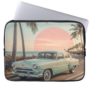 Capa Para Notebook Carro vintage retrorreflector numa estrada costeir