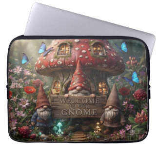 Capa Para Notebook Casa de Cogumelo Com Gnomos e Sinal de Boas-Vindas