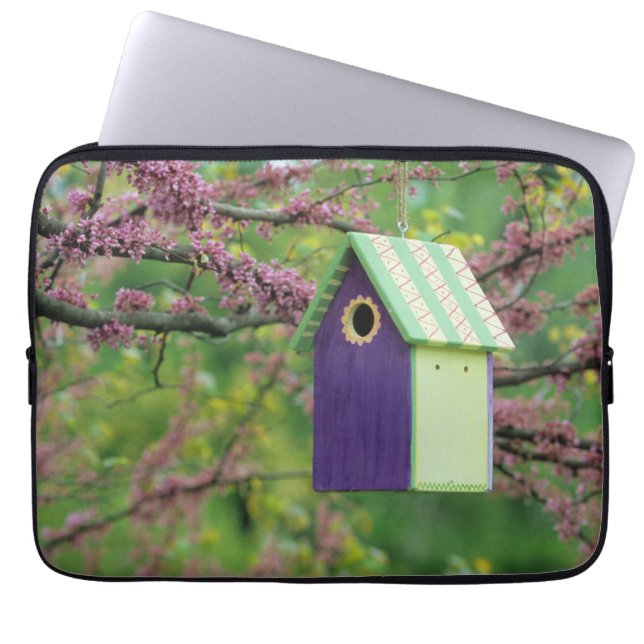Capa Para Notebook Casa de Pássaros em uma Árvore Redbud (Frente)