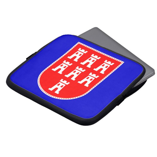 Capa Para Notebook Casaco da Transilvânia de braços brancos (Frente Topo)