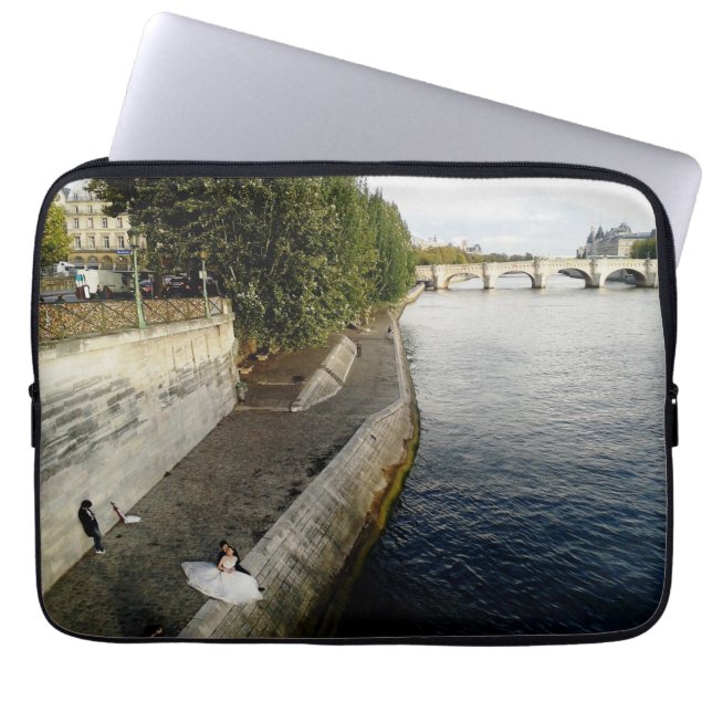 Capa Para Notebook Casal em Paris (Frente)