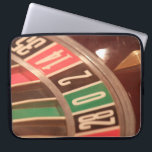 Capa Para Notebook Casino Gambling Roulette Wheel Vintage Estilo Retr<br><div class="desc">Uma imagem aproximada de uma roleta de casino de jogos com grandes números. As cores lembram-se de designs retrorreflectores dos anos 50 e os números têm uma visão desbotada para eles.</div>