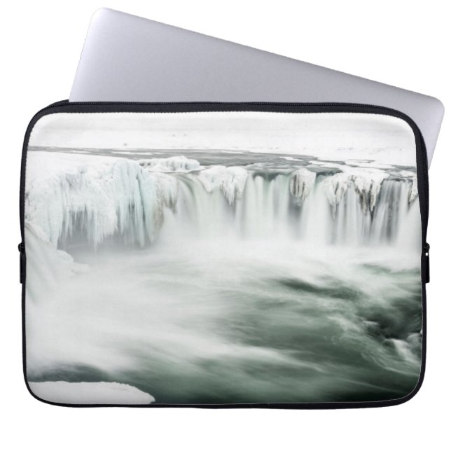 Capa Para Notebook Catarata Godafoss, inverno, Islândia (Frente)