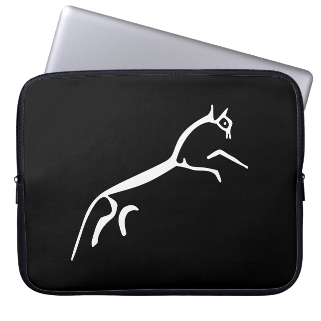 Capa Para Notebook Cavalo Branco (Castelo de Uffington) - Preto (Frente)