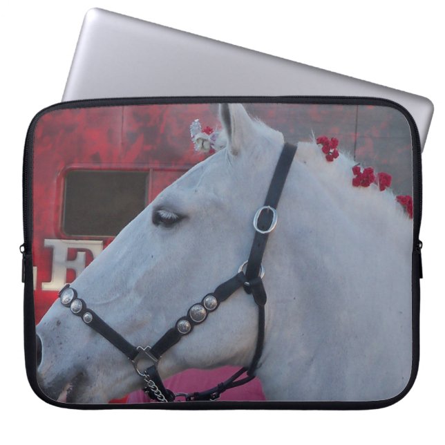 Capa Para Notebook Cavalo branco de neve (Frente)
