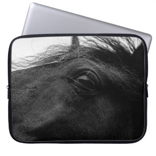 CAPA PARA NOTEBOOK CAVALO PRETO
