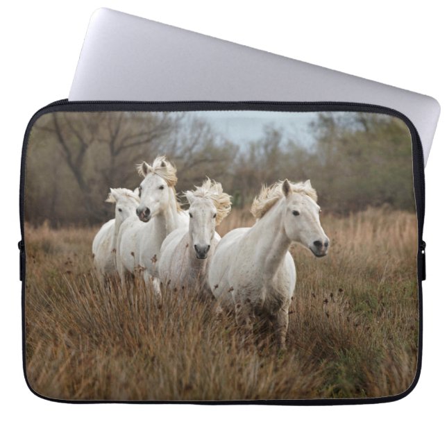 Capa Para Notebook Cavalos de Camargue Correndo (Frente)