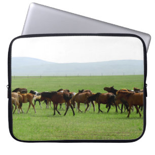 Capa Para Notebook Cavalos na Pastura - Fotografia Paisagem