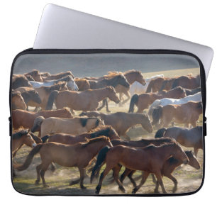 Capa Para Notebook Cavalos no rancho, Mongólia Interior, China