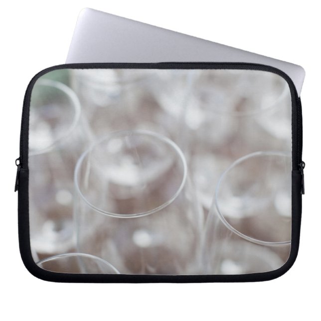 Capa Para Notebook Cave de Bodega Marques de Riscal, degustação de vi (Frente)