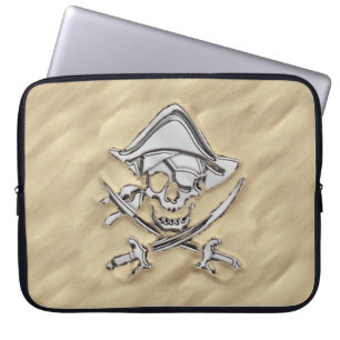 Capa Para Notebook Caveira Pirata de Prata na Cena de Areia